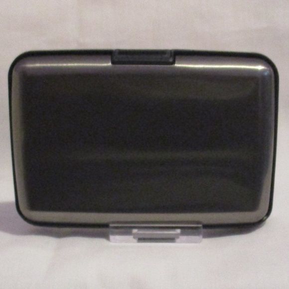 RFID Blocking Credit Card Protector - Picture 2 of 3